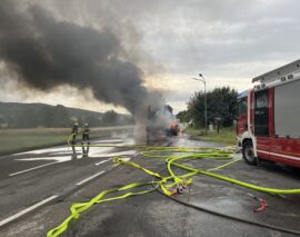 Einsatz: Fahrzeugbrand-Arbeitsmaschine (B2)