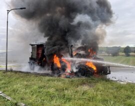Einsatz: Fahrzeugbrand-Arbeitsmaschine (B2)