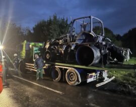 Einsatz: Fahrzeugbrand-Arbeitsmaschine (B2)